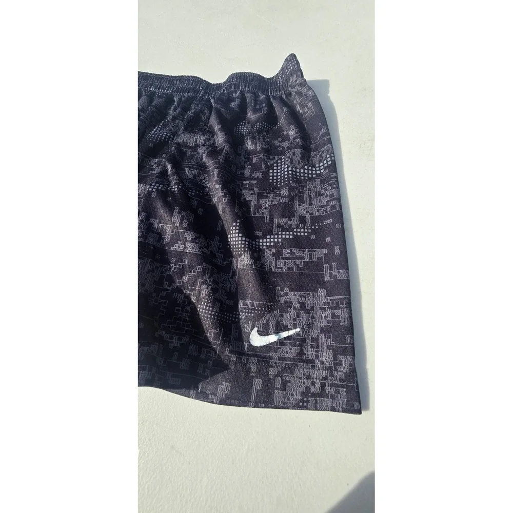 Boy's Grey Nike Basketball shorts Size 7
